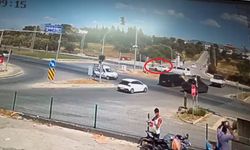 Manavgat’ta kırmızı ışık kazası kamerada: 2 yaralı