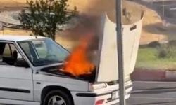 Siirt’te yanan otomobili otobüs şoförü söndürdü