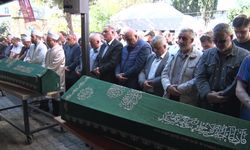 Çöken binada iki kardeş toprağa verildi
