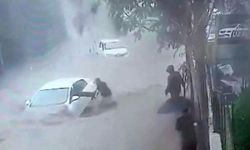 İstanbul'da esnaf, selde mahsur kalan sürücüyü kurtardı