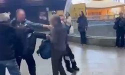 Şişli Mecidiyeköy Metrobüs Durağı'nda kavga kamerada