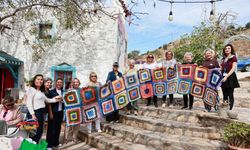 Bodrum sokaklarında kadın eli emekleri