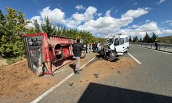 Elazığ’da minibüs ile traktör çarpıştı: 1 yaralı