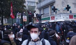 Fransa’da gösterilerde yaklaşık bin kişi gözaltına alındı