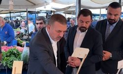 Sincan Belediye Başkanı Murat Ercan semt pazarında vatandaşlarla buluştu