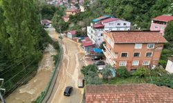 Zonguldak’ta heyelan yolu kapattı