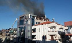 Antalya'da iş merkezinde korkutan yangın