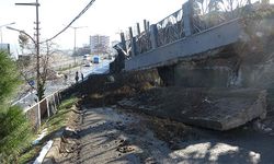 Trabzon'da karayolunun duvarı çöktü