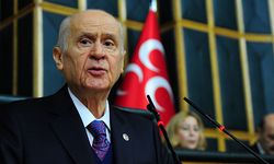 Bahçeli, çalışmalarını Başkanlık Divanı Üyeleriyle birlikte sürdürüyor