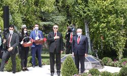 Şentop, 15 Temmuz Demokrasi Şehitliği'ni ziyaret etti