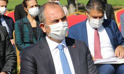 Adalet Bakanı Gül: 'Kimsenin mahkemeleri etkilemeye, tesir altına almaya hakkı ve yetkisi yoktur'