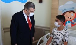 Sağlık Bakanı Koca, Erzurum Şehir Hastanesi Çocuk Servisi'ni ziyaret etti