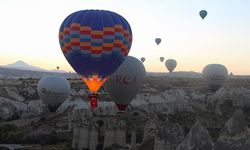 Kapadokya'da gökyüzünde 29 Ekim Cumhuriyet Bayramı coşkusu yaşandı