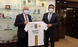 “Yatırımın Türk futbolcusuna yapılması gerekiyor”