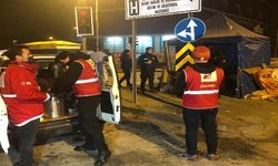 Türk Kızılay ekipleri Ankara'da soğuk havada nöbet tutan ekiplere çorba ikramında bulundu