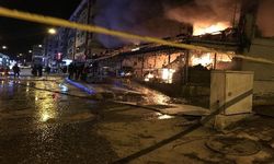 Kızılcahamam'da sabaha karşı bir markette yangın çıktı