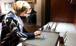 Ebru sanatçısının Ankara'dan İstanbul'a 7 yıl süren sanat yolculuğu