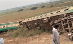 Pakistan'da yolcu treni raydan çıktı: 1 ölü, 40 yaralı