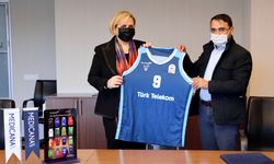 Türk Telekom Basketbol Takımı'nın sağlık sponsoru Medicana oldu