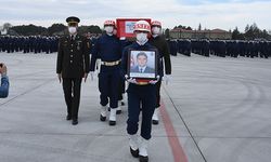 Şehit Türk Yıldızları pilotunun cenazesi memleketine uğurlandı