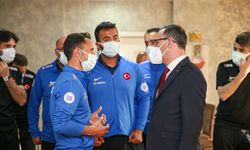 Bakan Kasapoğlu, Ampute Futbol Milli Takımı'nı ziyaret etti