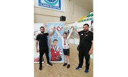 Türkiye Halter Şampiyonası'nda Pursaklar Belediyesi sporcusu Leyla Şanay'dan Türkiye ikinciliği