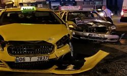 Ankara'da 3 otomobil çarpıştı: 3 yaralı