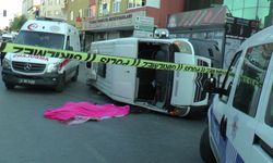 Ümraniye'de 1 kişinin öldüğü 6 kişinin yaralandığı minibüs kazası kamerada