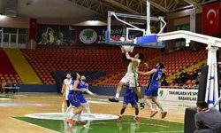 Mamak Belediyesi Basketbol Takımı evinde rahat kazandı