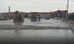 Ankara'da etkili olan yağış sonrası Sincan Cezaevi önü göle döndü