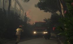 Atina'da korkutan orman yangın: Bölge sakinleri tahliye edildi