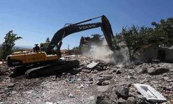 Yenimahalle'de metruk yapılar yıkılıyor