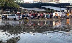 Başkent'te sağanak cadde ve sokakları göle çevirdi