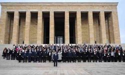 Milli Eğitim Bakanı Özer, öğretmenlerle Anıtkabir'i ziyaret etti