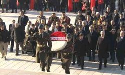 Vali Şahin'den Atatürk'ün Ankara'ya gelişinin 103'üncü yılında Anıtkabir'e ziyaret