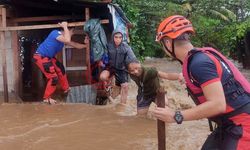 Filipinler'deki sel felaketinde can kaybı 13'e yükseldi