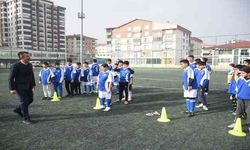 Altındağ Belediyesi ücretsiz futbol kurslarıyla futbolcu yetiştiriyor