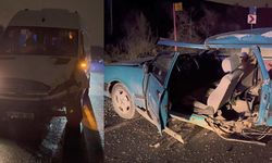 İstanbul'da kaza: Servis, otomobile çarptı 4 kişi yaralandı