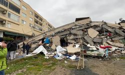 İskenderun'da 20'den fazla bina yıkıldı