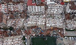 Milli Eğitim Bakanı Özer: "Bölgede 20 bin 868 binamız var. Bunlardan 24 tanesi yıkıldı, 83 bina da ağır hasarlı"