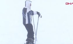 Uludağ'da kar kalınlığı 55 santimetreyi buldu: Pistler doldu