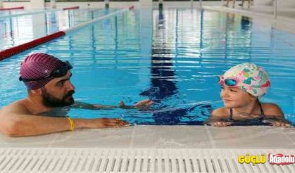 Yenimahalle'de Ata Yüzme Havuzu'na yoğun ilgi