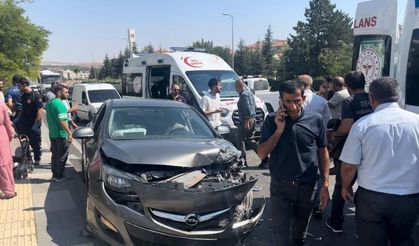 Polatlı'da yakınının cenazesine giderken kaza yaptılar