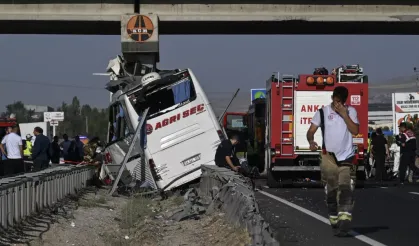 Polatlı'daki otobüs kazasından etkilenen vatandaşlara Aile ve Sosyal Hizmetler Bakanlığından psikolojik destek çalışması