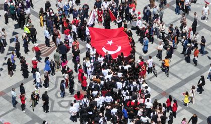 Sincan’da 19 Mayıs coşkusu Lale Meydanı’nda