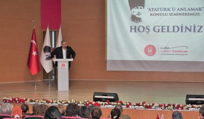 Keçiören’de “Atatürk’ü Anlamak” semineri yoğun ilgi gördü