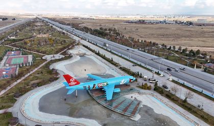 Konya’dan Gazze için sanatla direniş: Uçak tuvale dönüştü