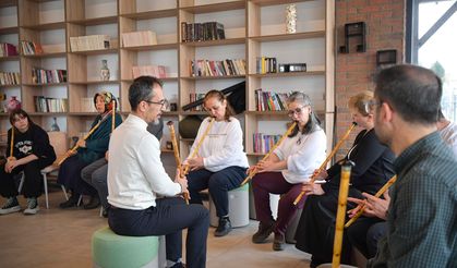 ABB müzik stüdyosunda Ankaralı gençlere ney eğitimi