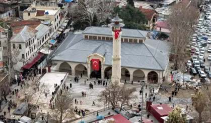 Depremde hasar gören Ulu Cami yeniden açıldı