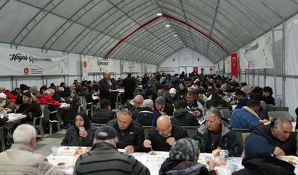 Keçiören’de 450 bin kişi aynı iftar sofrasında buluştu
